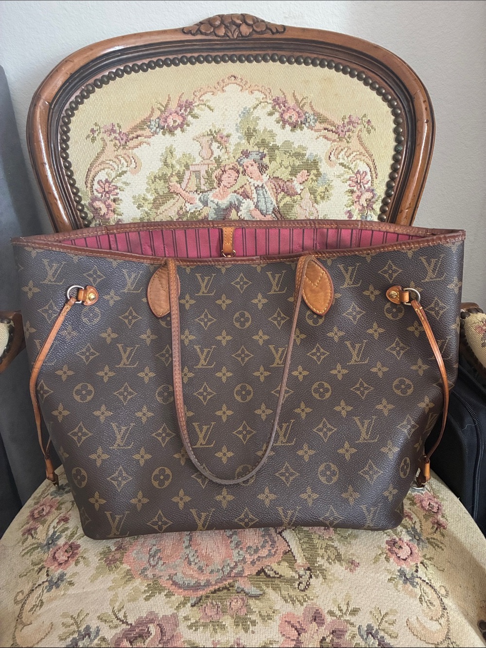 Louis Vuitton Monogram Canvas Tote with Pink Lining - Picture 1 of 2